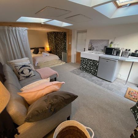 The Dragonfly Bnb, גלסטונברי מראה חיצוני תמונה
