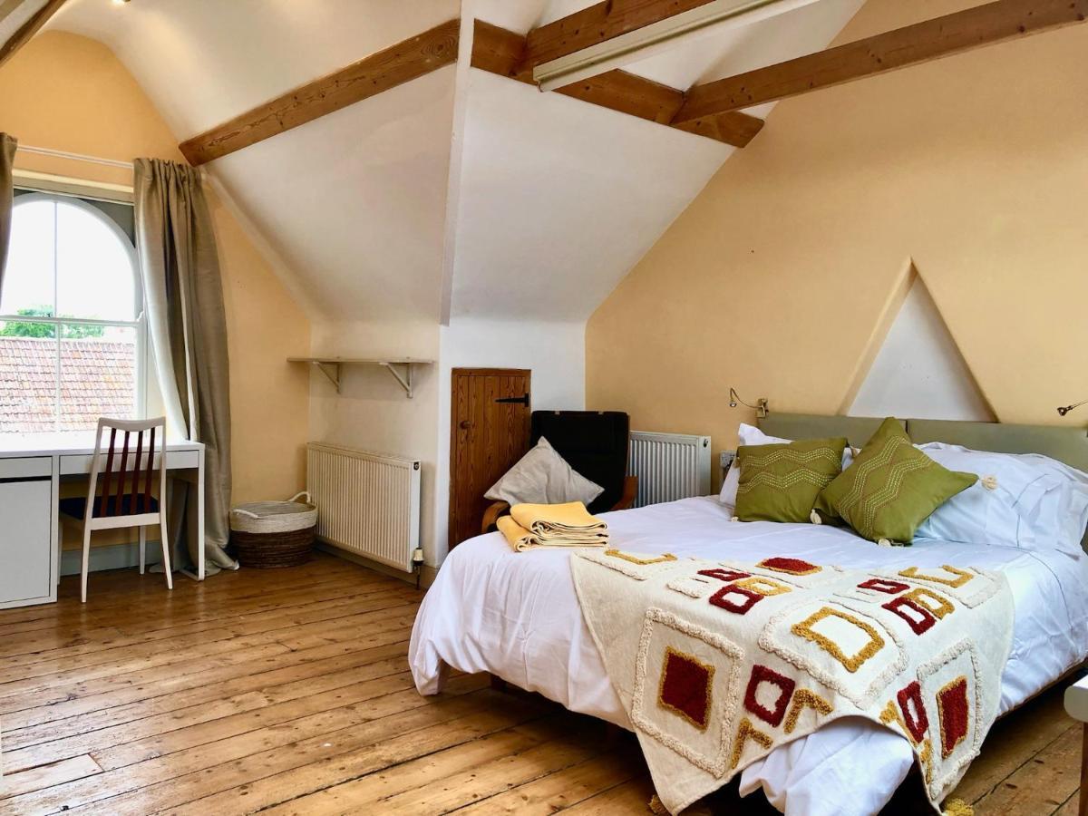 The Dragonfly Bnb, גלסטונברי מראה חיצוני תמונה