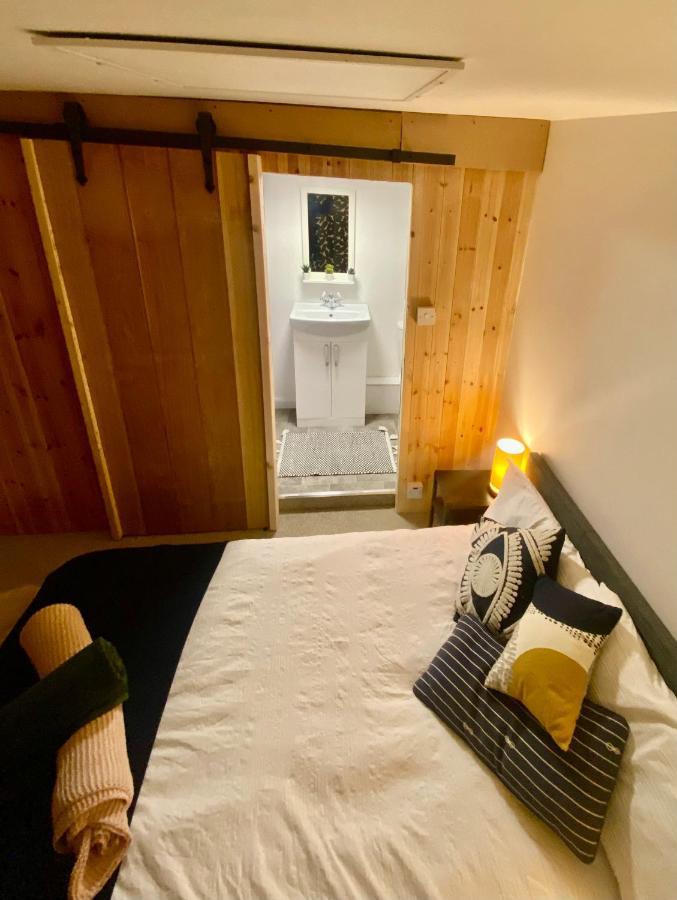 The Dragonfly Bnb, גלסטונברי מראה חיצוני תמונה