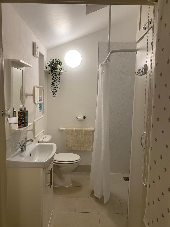 The Dragonfly Bnb, גלסטונברי מראה חיצוני תמונה