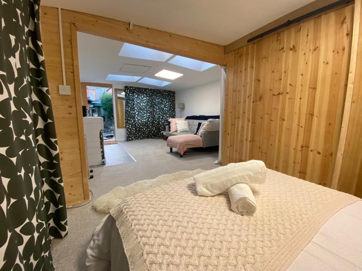 The Dragonfly Bnb, גלסטונברי מראה חיצוני תמונה