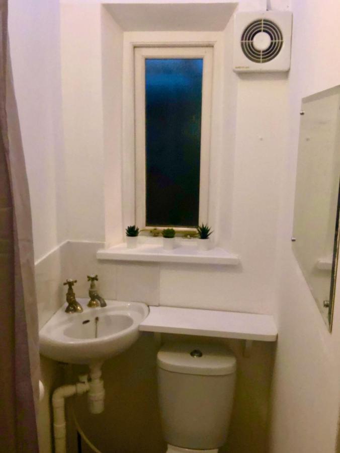 The Dragonfly Bnb, גלסטונברי מראה חיצוני תמונה