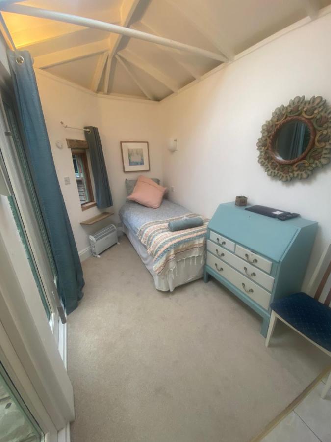 The Dragonfly Bnb, גלסטונברי מראה חיצוני תמונה